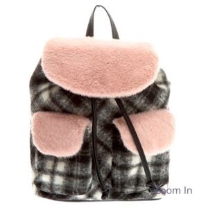 Plaid Flannel Pink Faux Fur
Drawstring
Flap Backpack Plaid with Pink Accents